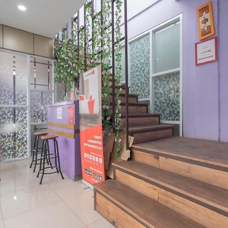 Reddoorz @ Gatot Subroto Street Bandung 3 Hotel Exterior photo