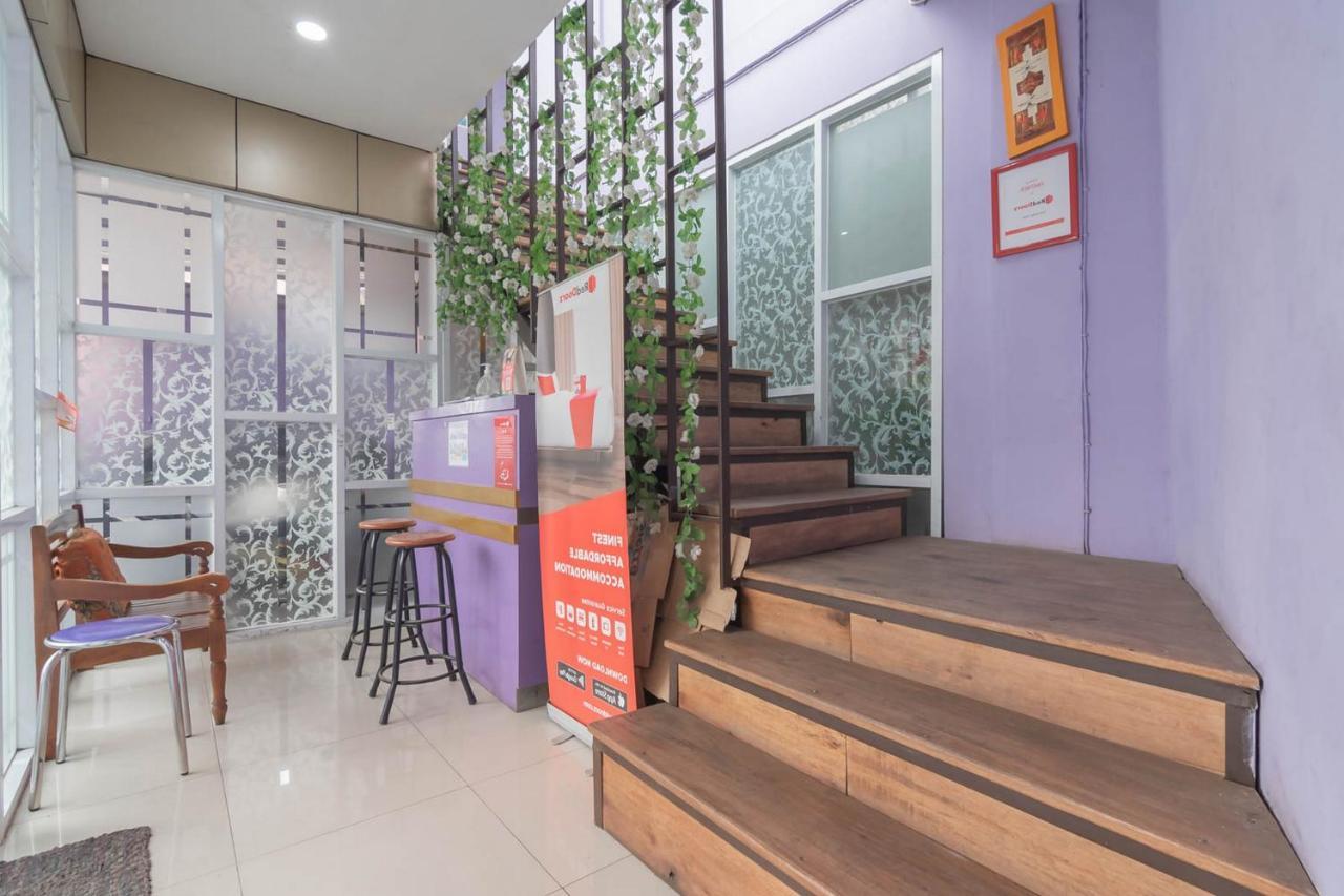 Reddoorz @ Gatot Subroto Street Bandung 3 Hotel Exterior photo