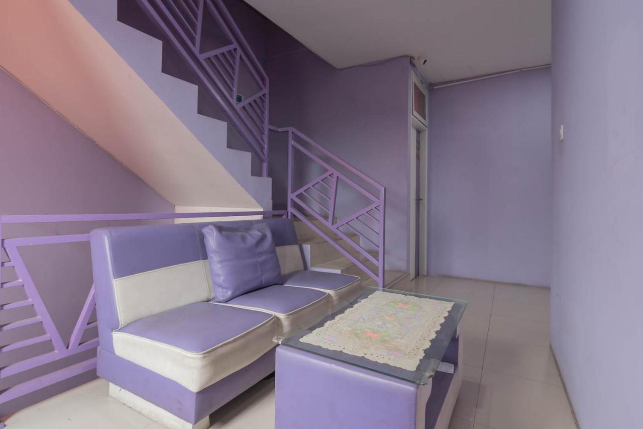 Reddoorz @ Gatot Subroto Street Bandung 3 Hotel Exterior photo