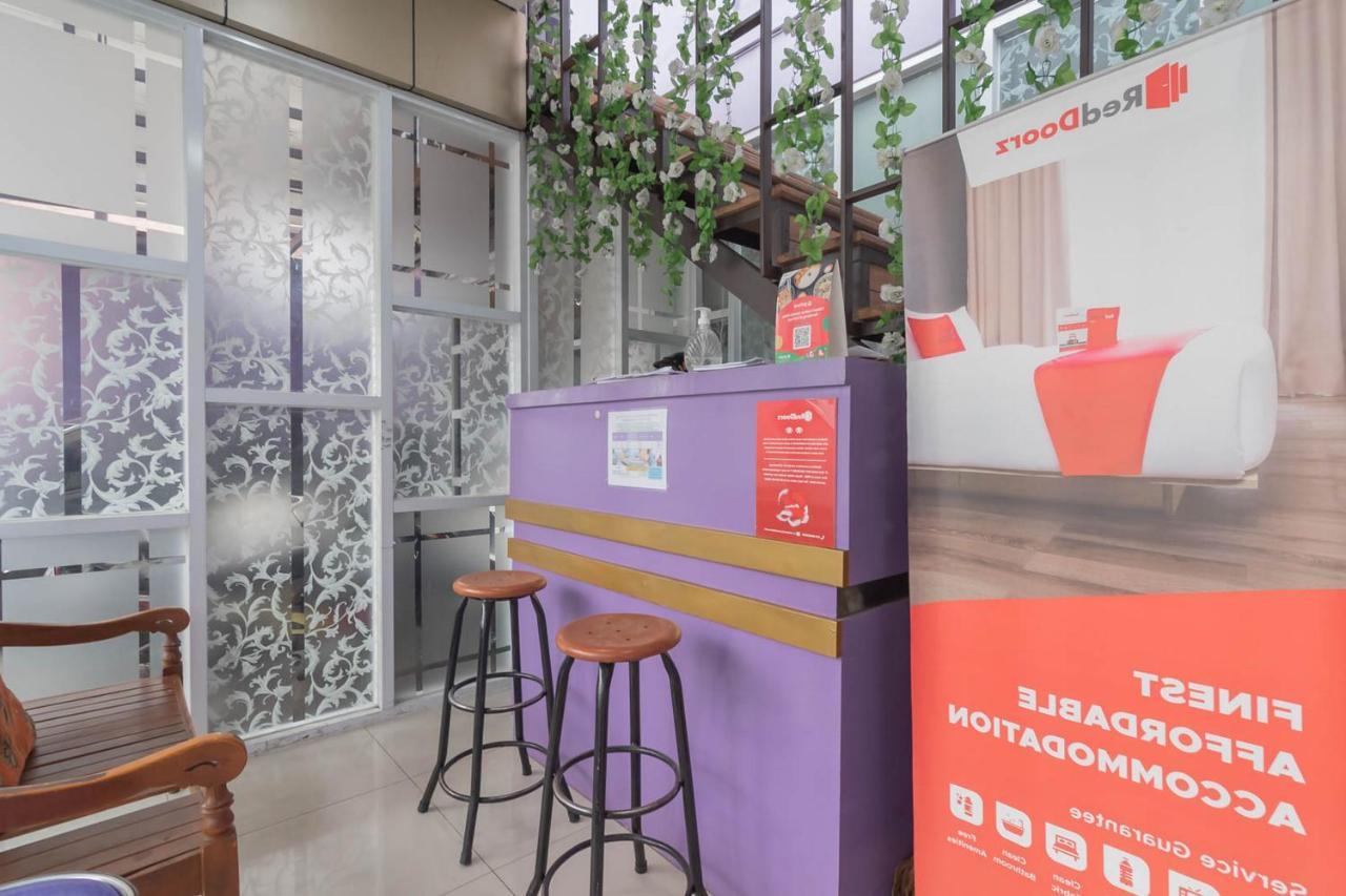 Reddoorz @ Gatot Subroto Street Bandung 3 Hotel Exterior photo