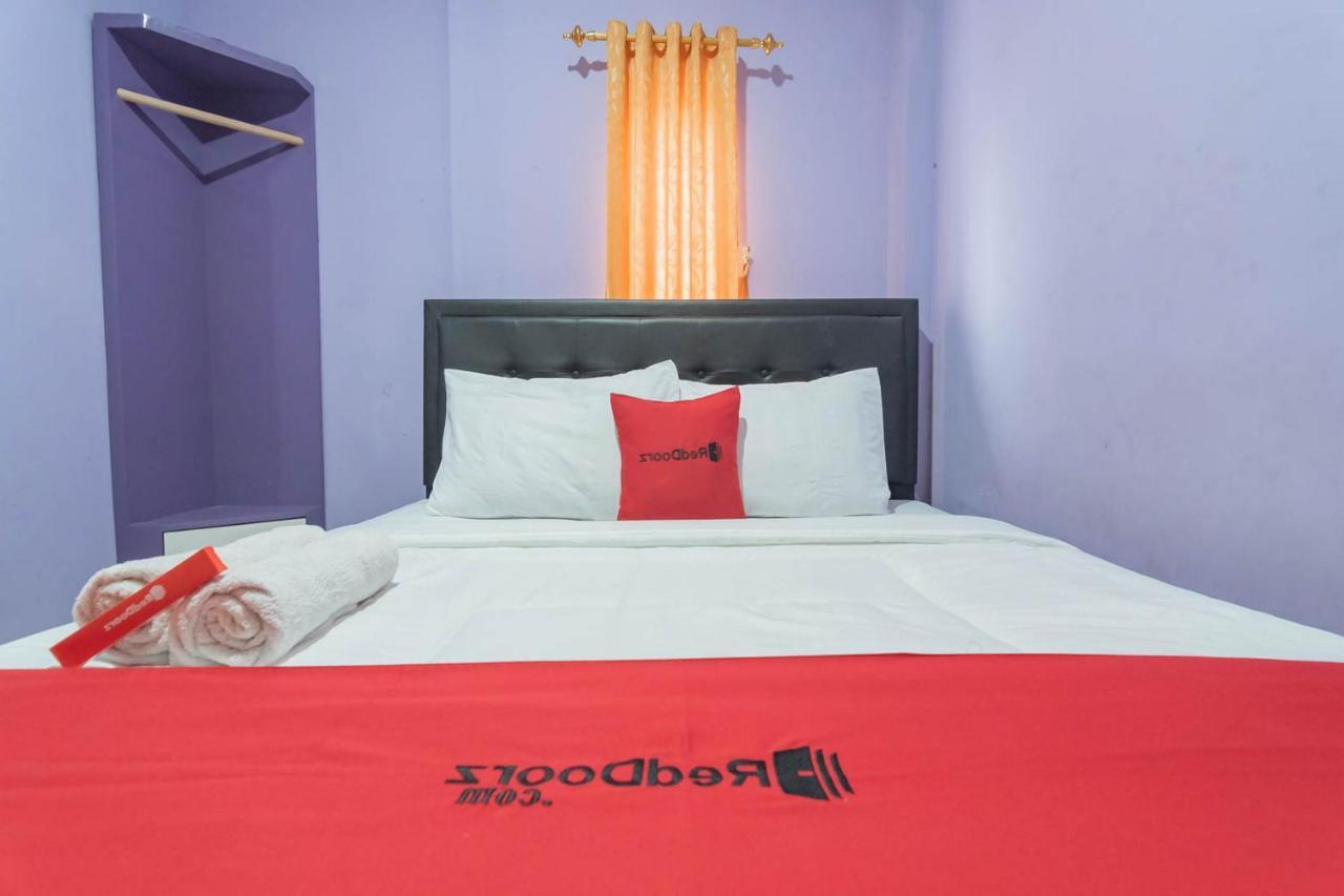 Reddoorz @ Gatot Subroto Street Bandung 3 Hotel Exterior photo