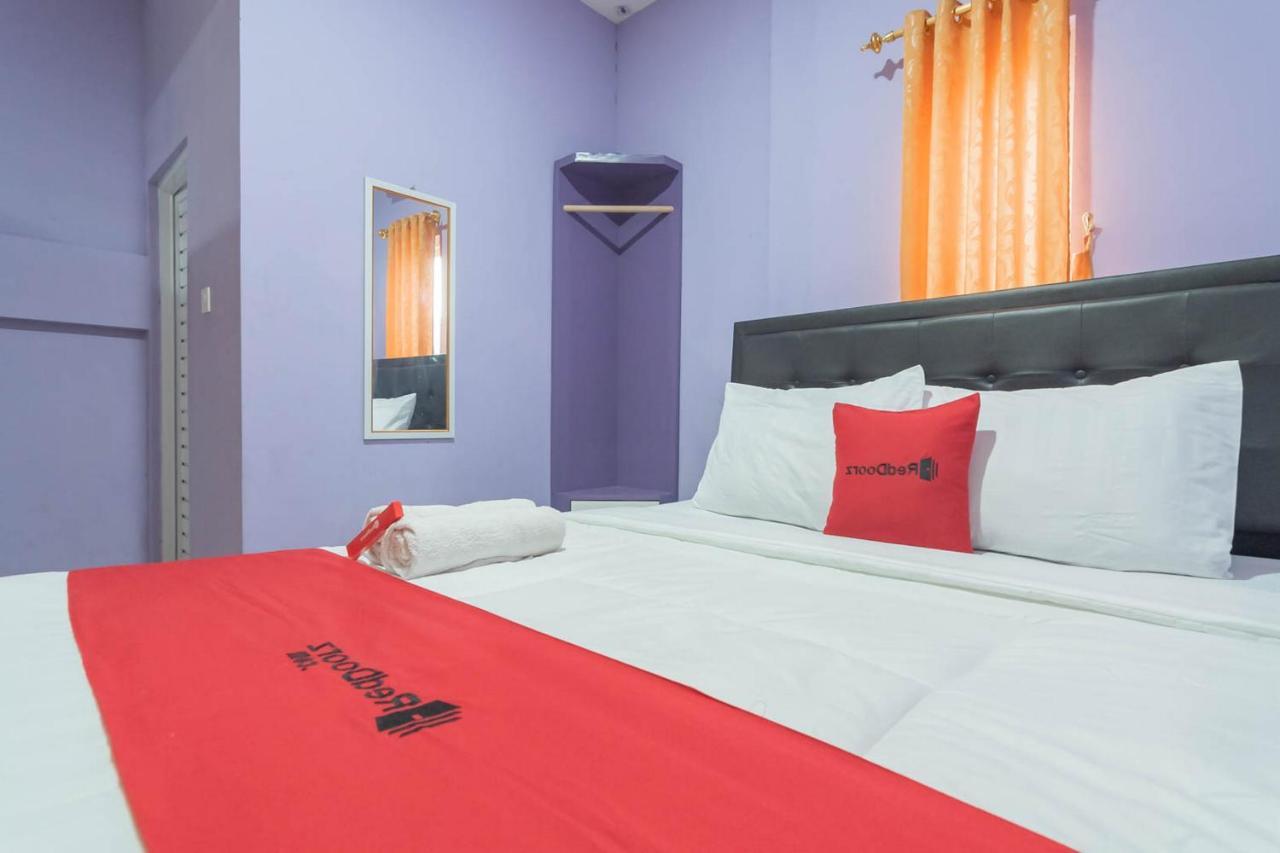 Reddoorz @ Gatot Subroto Street Bandung 3 Hotel Exterior photo