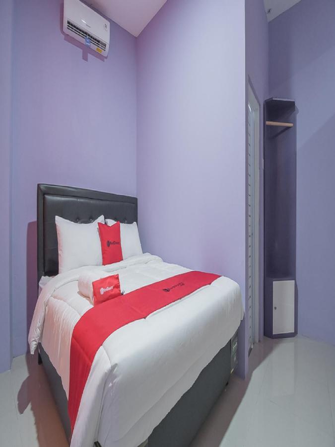 Reddoorz @ Gatot Subroto Street Bandung 3 Hotel Exterior photo