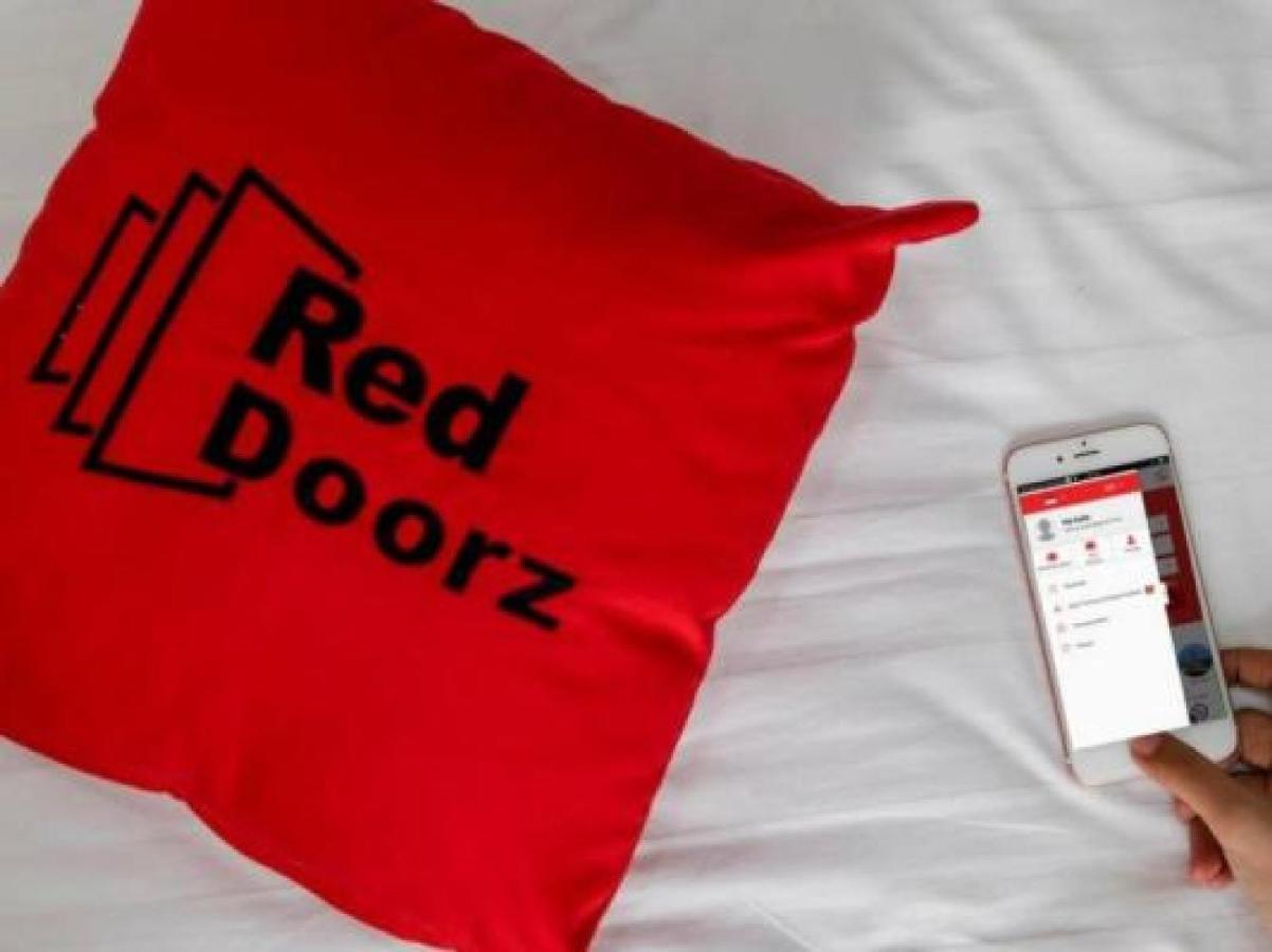 Reddoorz @ Gatot Subroto Street Bandung 3 Hotel Exterior photo