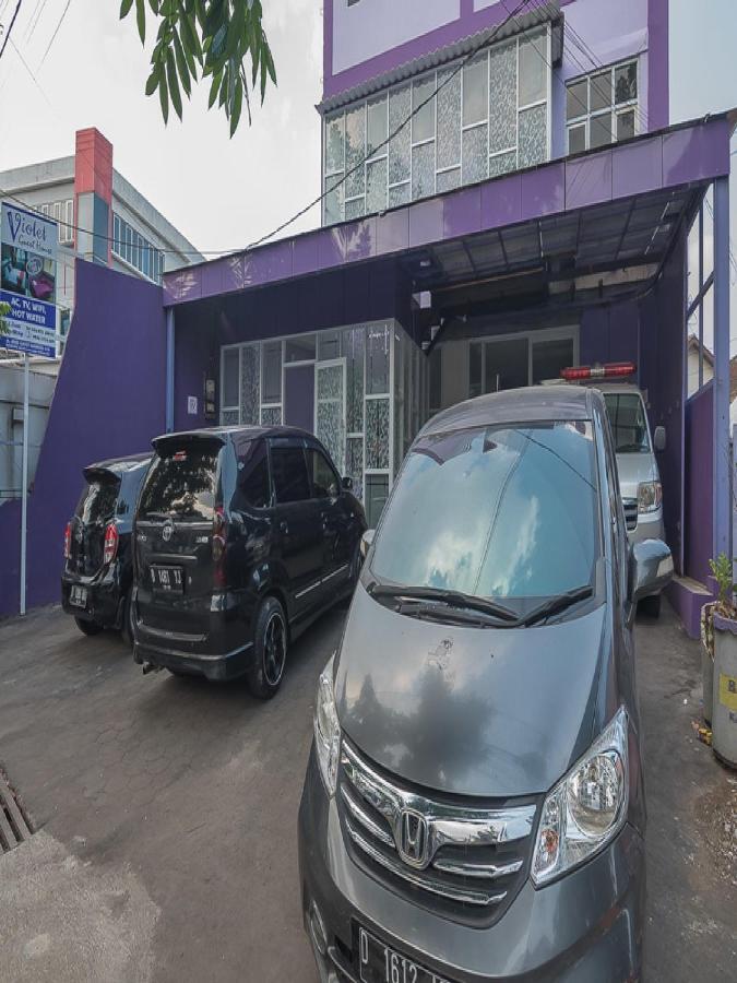 Reddoorz @ Gatot Subroto Street Bandung 3 Hotel Exterior photo