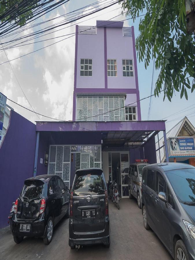 Reddoorz @ Gatot Subroto Street Bandung 3 Hotel Exterior photo